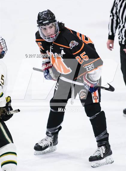 Thumbnail 1 in Mamaroneck vs. Williamsville North (NYSPHSAA Division I Semifinal) photogallery.