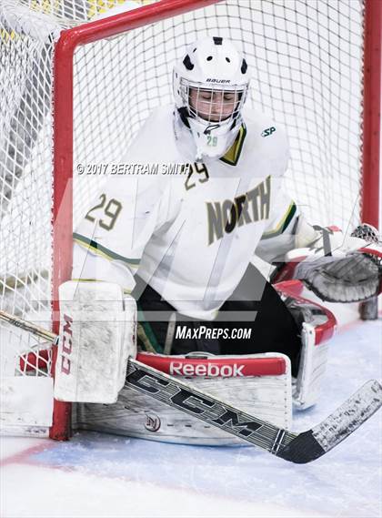 Thumbnail 3 in Mamaroneck vs. Williamsville North (NYSPHSAA Division I Semifinal) photogallery.