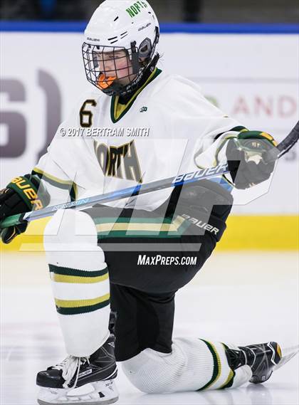 Thumbnail 3 in Mamaroneck vs. Williamsville North (NYSPHSAA Division I Semifinal) photogallery.