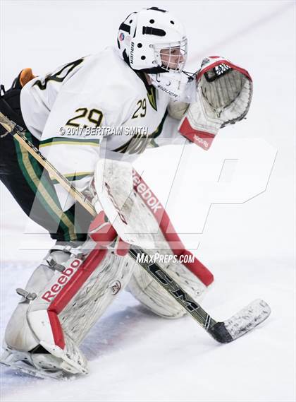 Thumbnail 2 in Mamaroneck vs. Williamsville North (NYSPHSAA Division I Semifinal) photogallery.