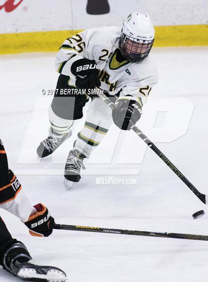 Thumbnail 2 in Mamaroneck vs. Williamsville North (NYSPHSAA Division I Semifinal) photogallery.