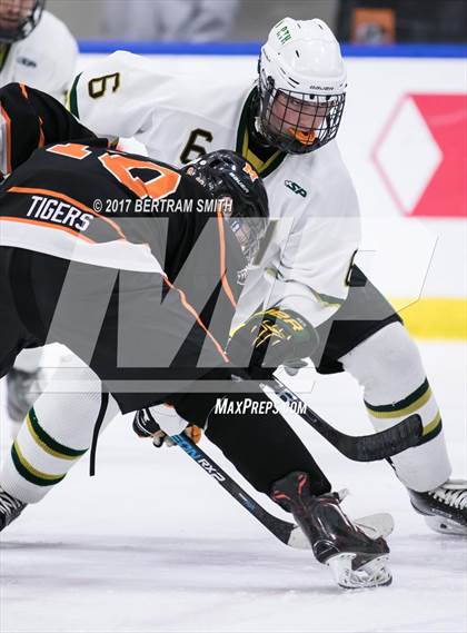 Thumbnail 2 in Mamaroneck vs. Williamsville North (NYSPHSAA Division I Semifinal) photogallery.