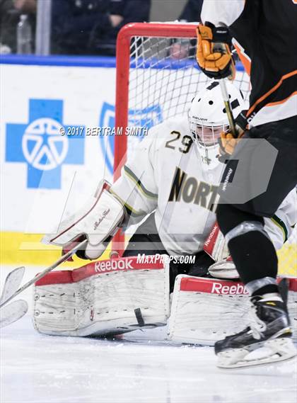 Thumbnail 1 in Mamaroneck vs. Williamsville North (NYSPHSAA Division I Semifinal) photogallery.