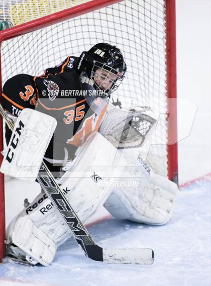 Thumbnail 1 in Mamaroneck vs. Williamsville North (NYSPHSAA Division I Semifinal) photogallery.