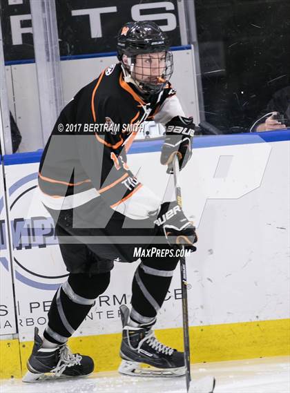 Thumbnail 3 in Mamaroneck vs. Williamsville North (NYSPHSAA Division I Semifinal) photogallery.