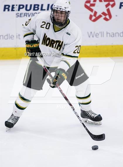 Thumbnail 2 in Mamaroneck vs. Williamsville North (NYSPHSAA Division I Semifinal) photogallery.