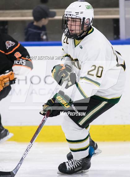 Thumbnail 2 in Mamaroneck vs. Williamsville North (NYSPHSAA Division I Semifinal) photogallery.