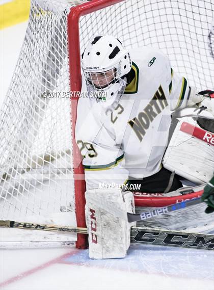 Thumbnail 1 in Mamaroneck vs. Williamsville North (NYSPHSAA Division I Semifinal) photogallery.