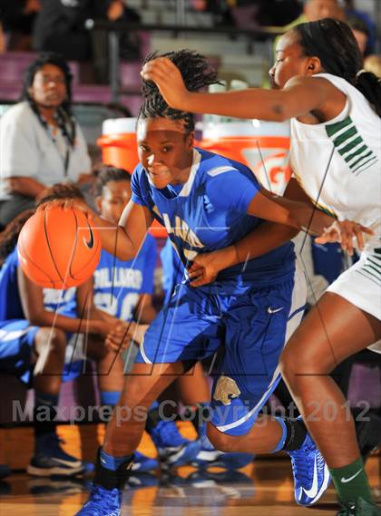Thumbnail 2 in Dillard vs. Long Beach Poly (Nike Tournament of Champions) photogallery.