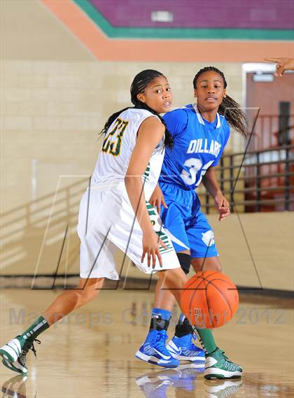 Thumbnail 2 in Dillard vs. Long Beach Poly (Nike Tournament of Champions) photogallery.