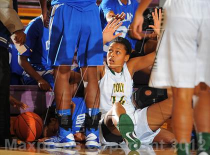 Thumbnail 3 in Dillard vs. Long Beach Poly (Nike Tournament of Champions) photogallery.