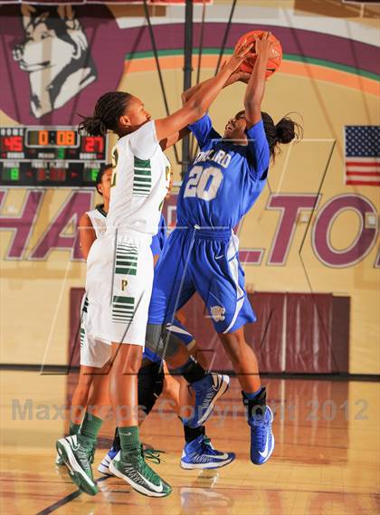 Thumbnail 3 in Dillard vs. Long Beach Poly (Nike Tournament of Champions) photogallery.