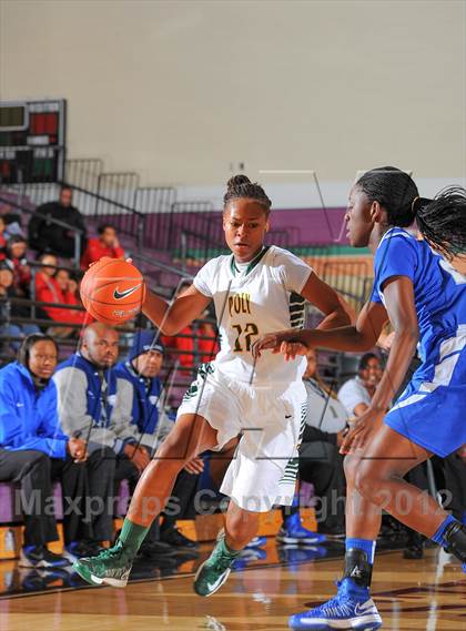 Thumbnail 1 in Dillard vs. Long Beach Poly (Nike Tournament of Champions) photogallery.