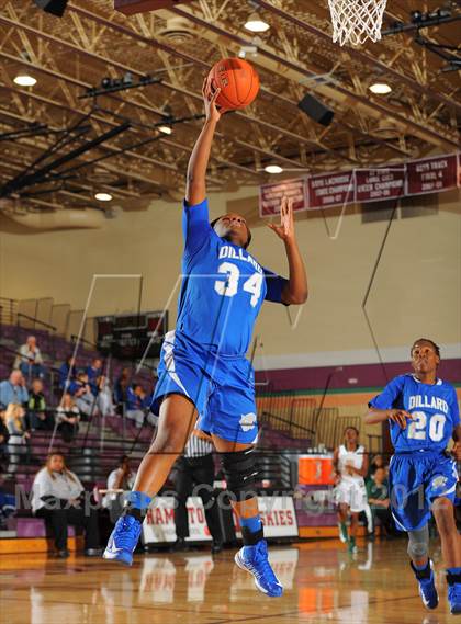 Thumbnail 3 in Dillard vs. Long Beach Poly (Nike Tournament of Champions) photogallery.
