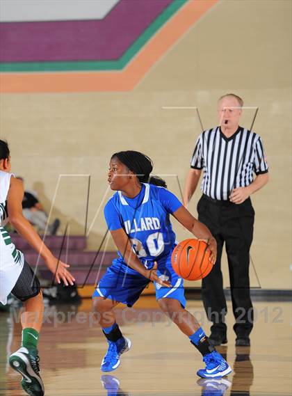Thumbnail 1 in Dillard vs. Long Beach Poly (Nike Tournament of Champions) photogallery.