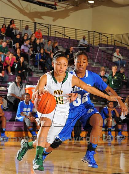 Thumbnail 3 in Dillard vs. Long Beach Poly (Nike Tournament of Champions) photogallery.