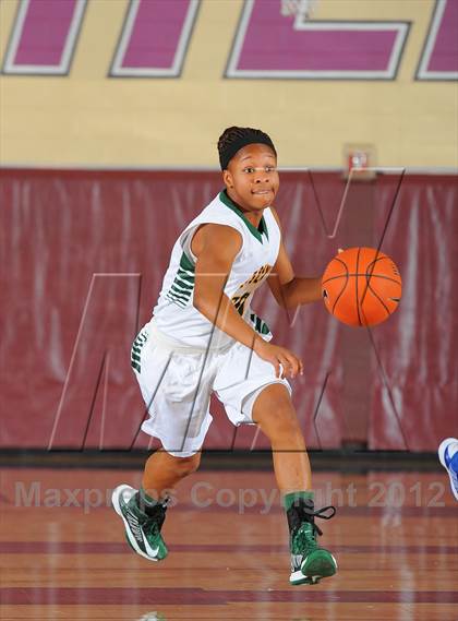 Thumbnail 2 in Dillard vs. Long Beach Poly (Nike Tournament of Champions) photogallery.