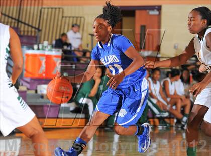 Thumbnail 2 in Dillard vs. Long Beach Poly (Nike Tournament of Champions) photogallery.
