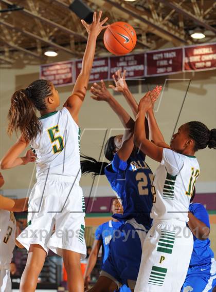 Thumbnail 3 in Dillard vs. Long Beach Poly (Nike Tournament of Champions) photogallery.