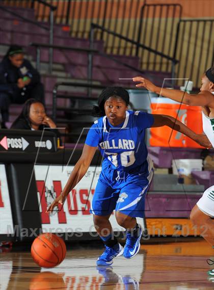 Thumbnail 1 in Dillard vs. Long Beach Poly (Nike Tournament of Champions) photogallery.