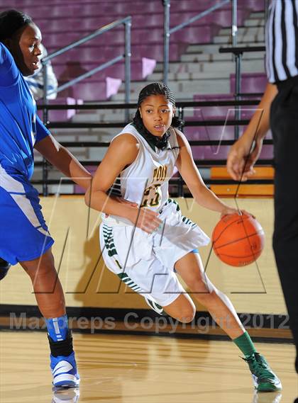 Thumbnail 1 in Dillard vs. Long Beach Poly (Nike Tournament of Champions) photogallery.