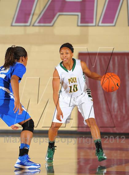 Thumbnail 3 in Dillard vs. Long Beach Poly (Nike Tournament of Champions) photogallery.