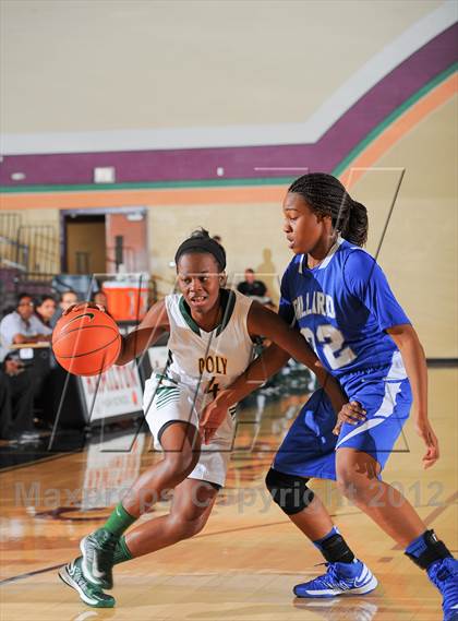 Thumbnail 3 in Dillard vs. Long Beach Poly (Nike Tournament of Champions) photogallery.