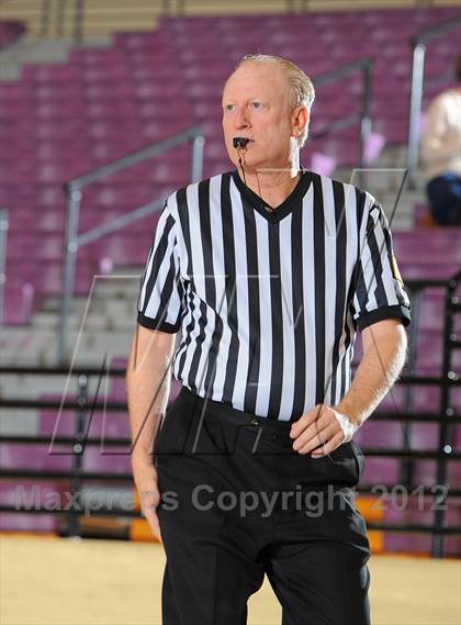 Thumbnail 1 in Dillard vs. Long Beach Poly (Nike Tournament of Champions) photogallery.