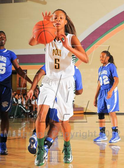 Thumbnail 2 in Dillard vs. Long Beach Poly (Nike Tournament of Champions) photogallery.