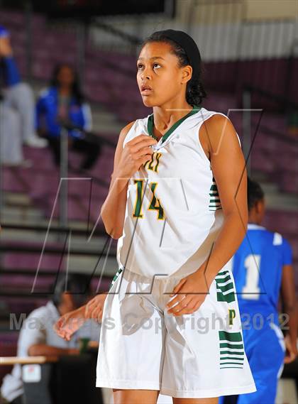 Thumbnail 1 in Dillard vs. Long Beach Poly (Nike Tournament of Champions) photogallery.