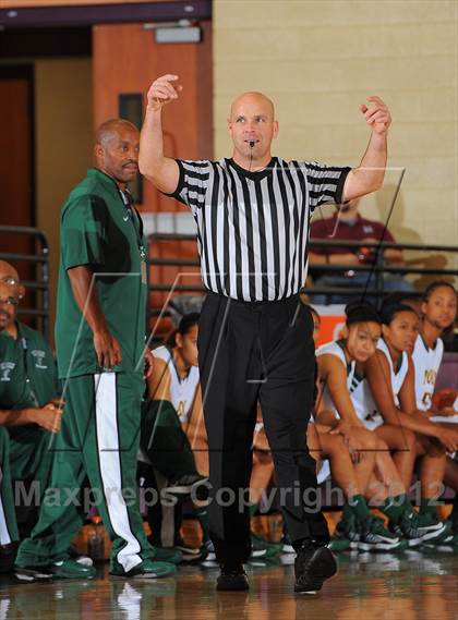 Thumbnail 2 in Dillard vs. Long Beach Poly (Nike Tournament of Champions) photogallery.