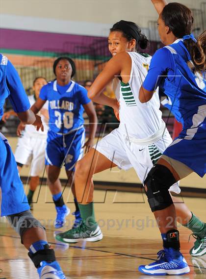 Thumbnail 3 in Dillard vs. Long Beach Poly (Nike Tournament of Champions) photogallery.