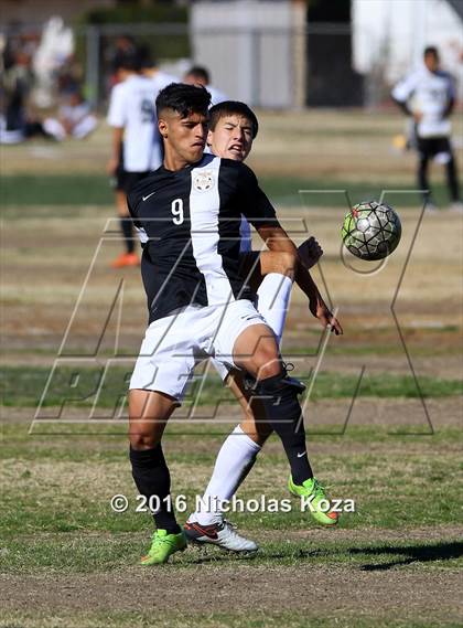 Thumbnail 3 in Harvard-Westlake vs Knight (Hart Tournament) photogallery.
