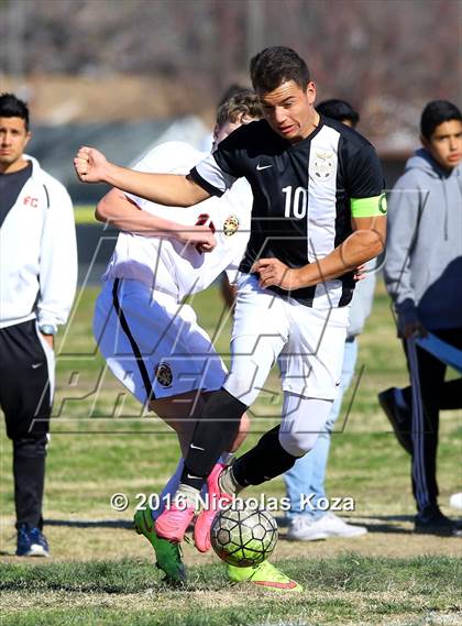 Thumbnail 2 in Harvard-Westlake vs Knight (Hart Tournament) photogallery.