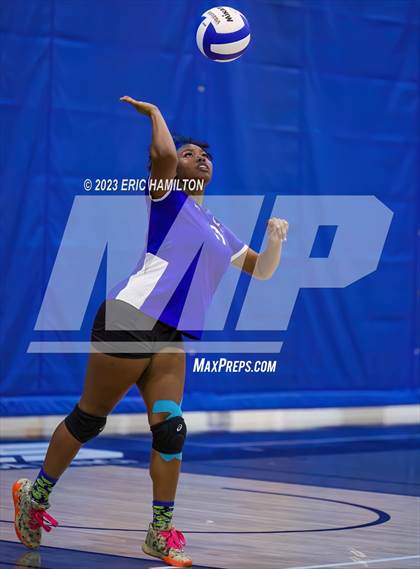 Thumbnail 2 in JV: Lawndale @ Wiseburn- Da Vinci photogallery.