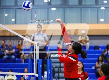 Thumbnail 2 in JV: Lawndale @ Wiseburn- Da Vinci photogallery.