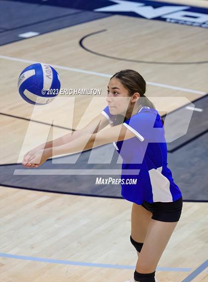 Thumbnail 2 in JV: Lawndale @ Wiseburn- Da Vinci photogallery.
