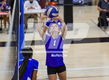 Thumbnail 2 in JV: Lawndale @ Wiseburn- Da Vinci photogallery.
