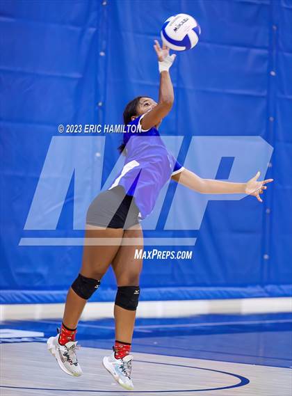 Thumbnail 2 in JV: Lawndale @ Wiseburn- Da Vinci photogallery.