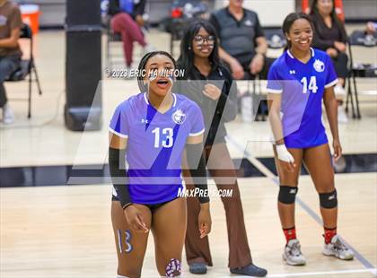 Thumbnail 2 in JV: Lawndale @ Wiseburn- Da Vinci photogallery.