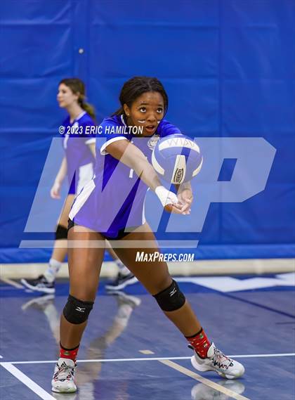 Thumbnail 2 in JV: Lawndale @ Wiseburn- Da Vinci photogallery.