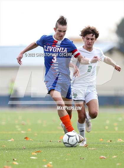 Thumbnail 3 in Lewiston-Porter vs. Livonia (NYSPHSAA Class B Far West Regional) photogallery.