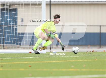 Thumbnail 1 in Lewiston-Porter vs. Livonia (NYSPHSAA Class B Far West Regional) photogallery.