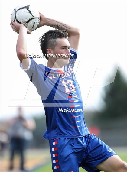 Thumbnail 3 in Lewiston-Porter vs. Livonia (NYSPHSAA Class B Far West Regional) photogallery.