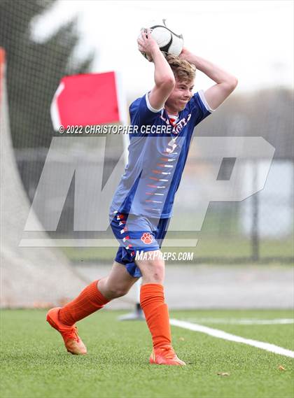 Thumbnail 2 in Lewiston-Porter vs. Livonia (NYSPHSAA Class B Far West Regional) photogallery.