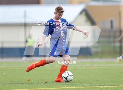 Thumbnail 3 in Lewiston-Porter vs. Livonia (NYSPHSAA Class B Far West Regional) photogallery.