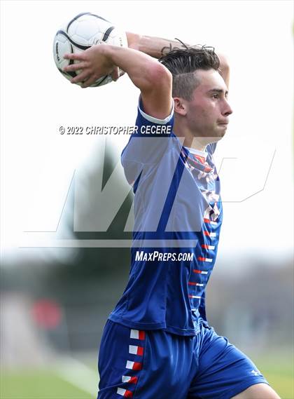 Thumbnail 2 in Lewiston-Porter vs. Livonia (NYSPHSAA Class B Far West Regional) photogallery.