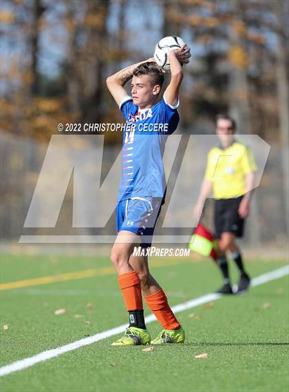 Thumbnail 3 in Lewiston-Porter vs. Livonia (NYSPHSAA Class B Far West Regional) photogallery.