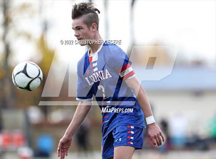 Thumbnail 3 in Lewiston-Porter vs. Livonia (NYSPHSAA Class B Far West Regional) photogallery.
