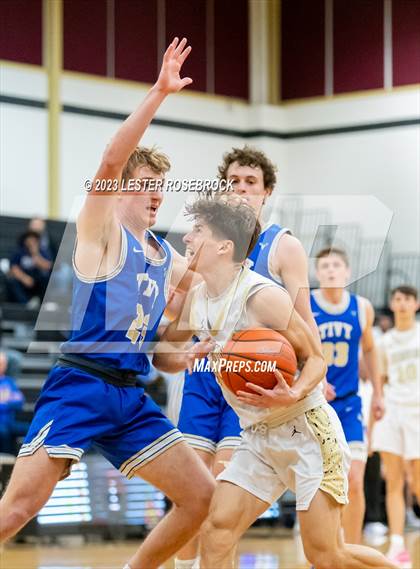 Thumbnail 2 in Tivy @ Seguin photogallery.